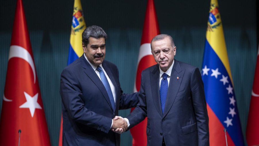 erdogan maduro aa 1854968 qXNJ8Q