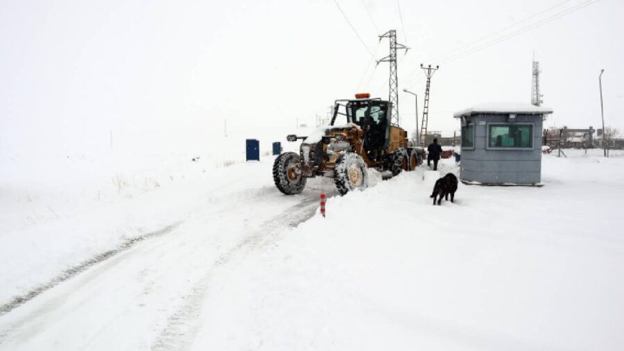 koy yolu kar kapanan yol igdir aa 2179075 nAaKej