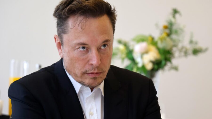 elon musk ihs 2105717 Tq2b6S