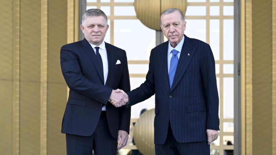 erdogan robert fico 2324536 YpWMjr