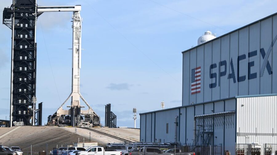 spacex falcon 9 roketi aa 2172388 Q31kho