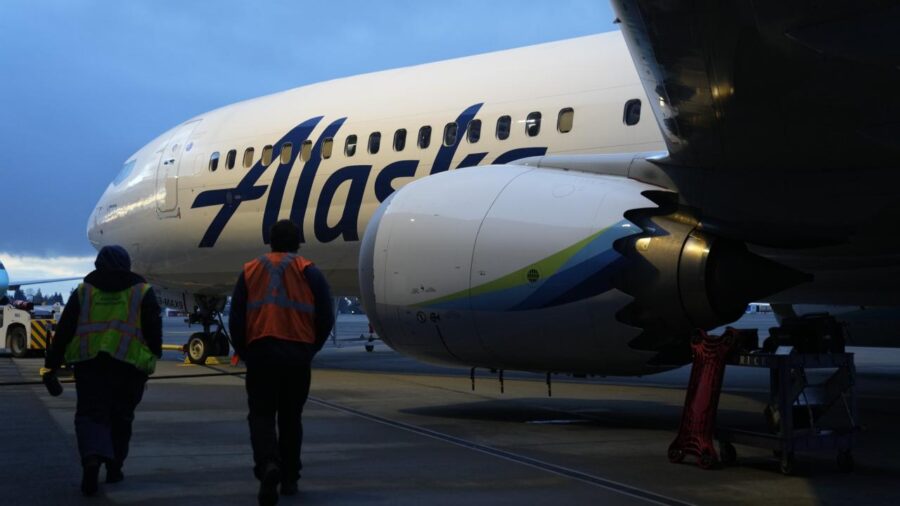 alaska airlines ap 2168818 Me9ZxR