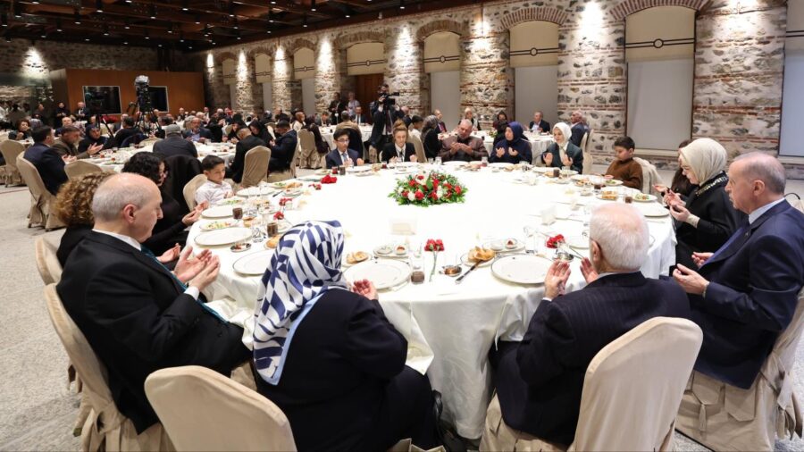 erdogan iftar 2337958 yNvGCe